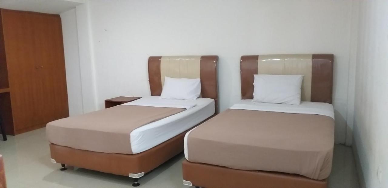 Intan Hotel Purwakarta Exterior photo