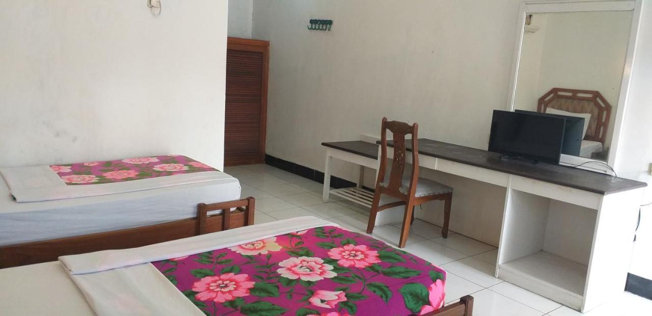 Intan Hotel Purwakarta Exterior photo